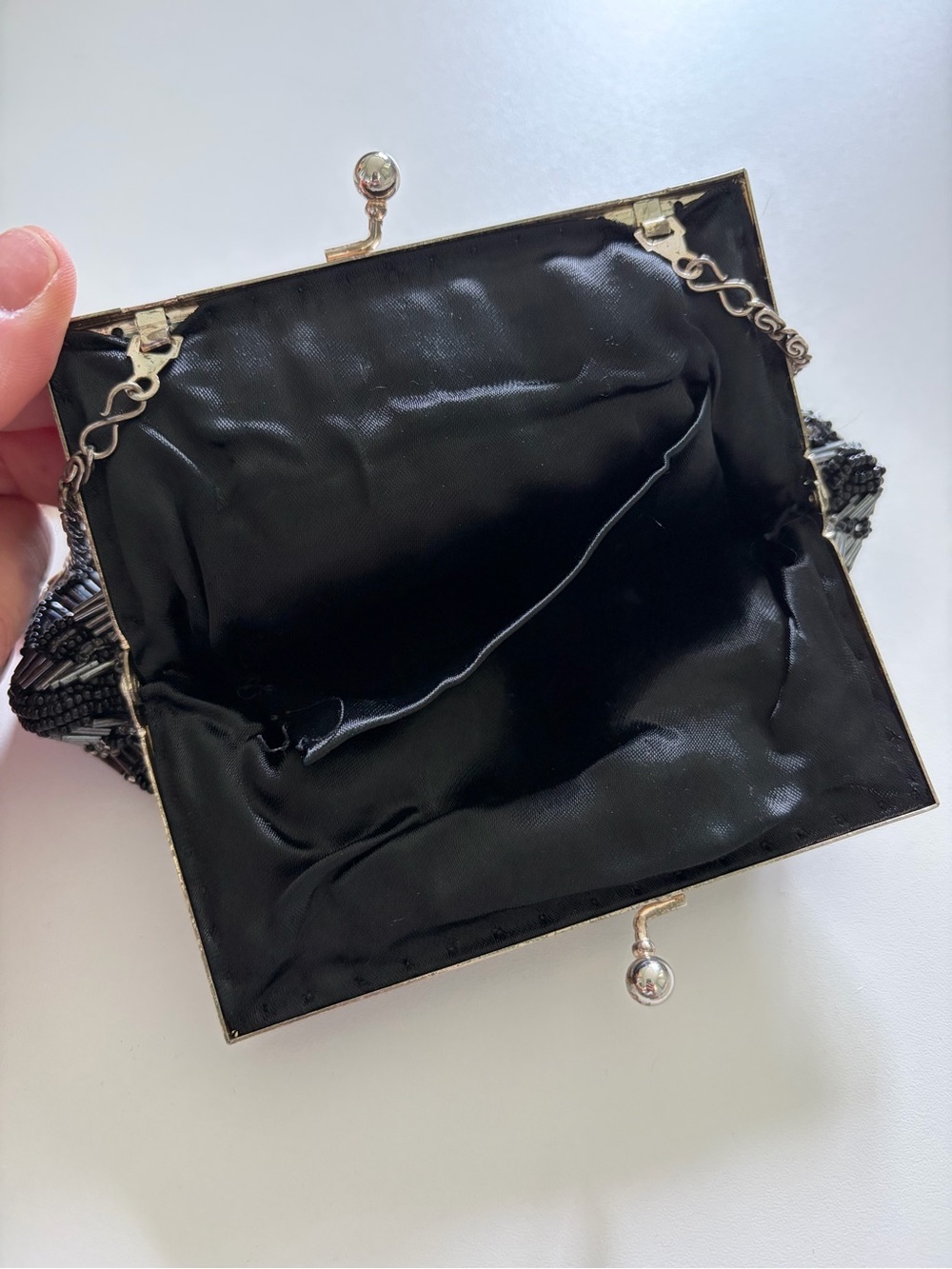 Vintage Black Beaded Evening Bag Kiss Lock Chain Purse Art Deco - Picture 12 of 12